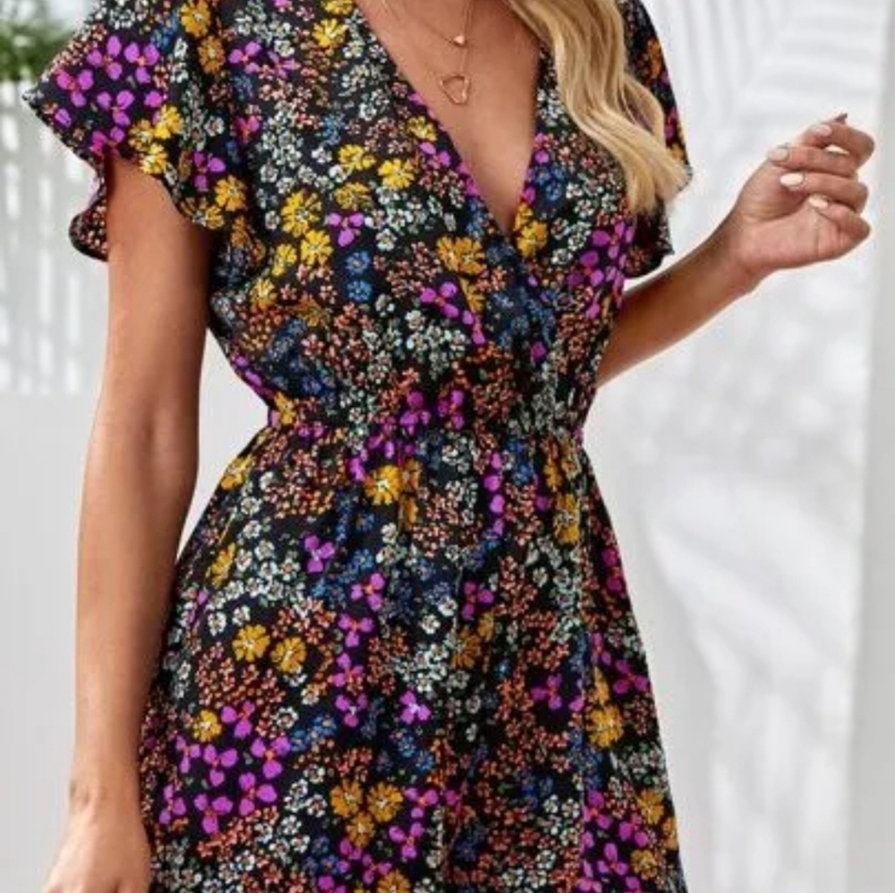 SHEIN Romper Shorts Black Ditzy Floral Faux Wrap Top Flutter Sleeves MEDIUM 6